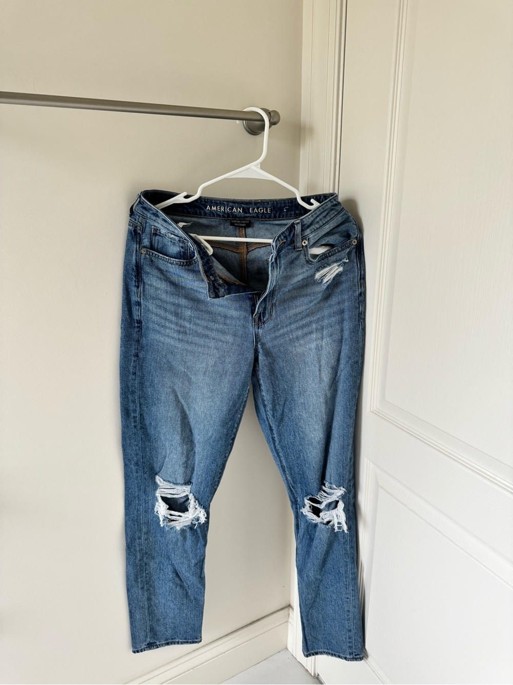 American Eagle Outfitters Distressed Blue Boyfriend Jeans